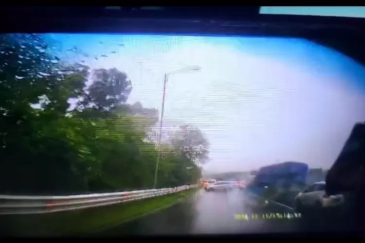 dashcam 3038062304.jpg